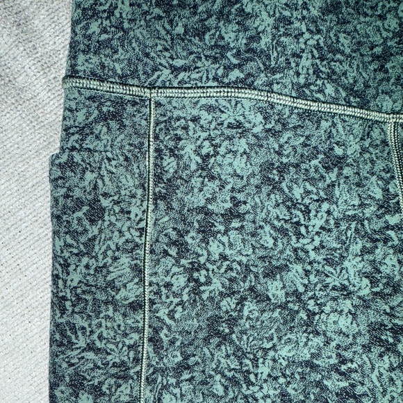 Athleta Salutation Stash Pocket II Textured 7/8 Tight Size Small Basil Green - Picture 4 of 7